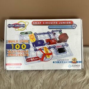 Snap Circuits Junior Kit to Build Over 100 Electronic Projects - STEM Project